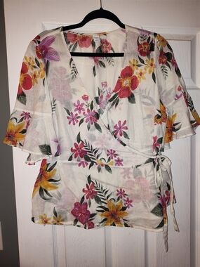 Old Navy Floral Wrap Top in White with Pink, Yellow and Green